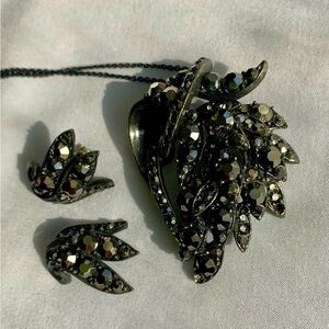Vintage 1950s Albert Weiss Black Austrian Crystal Jewelry necklace and earrings